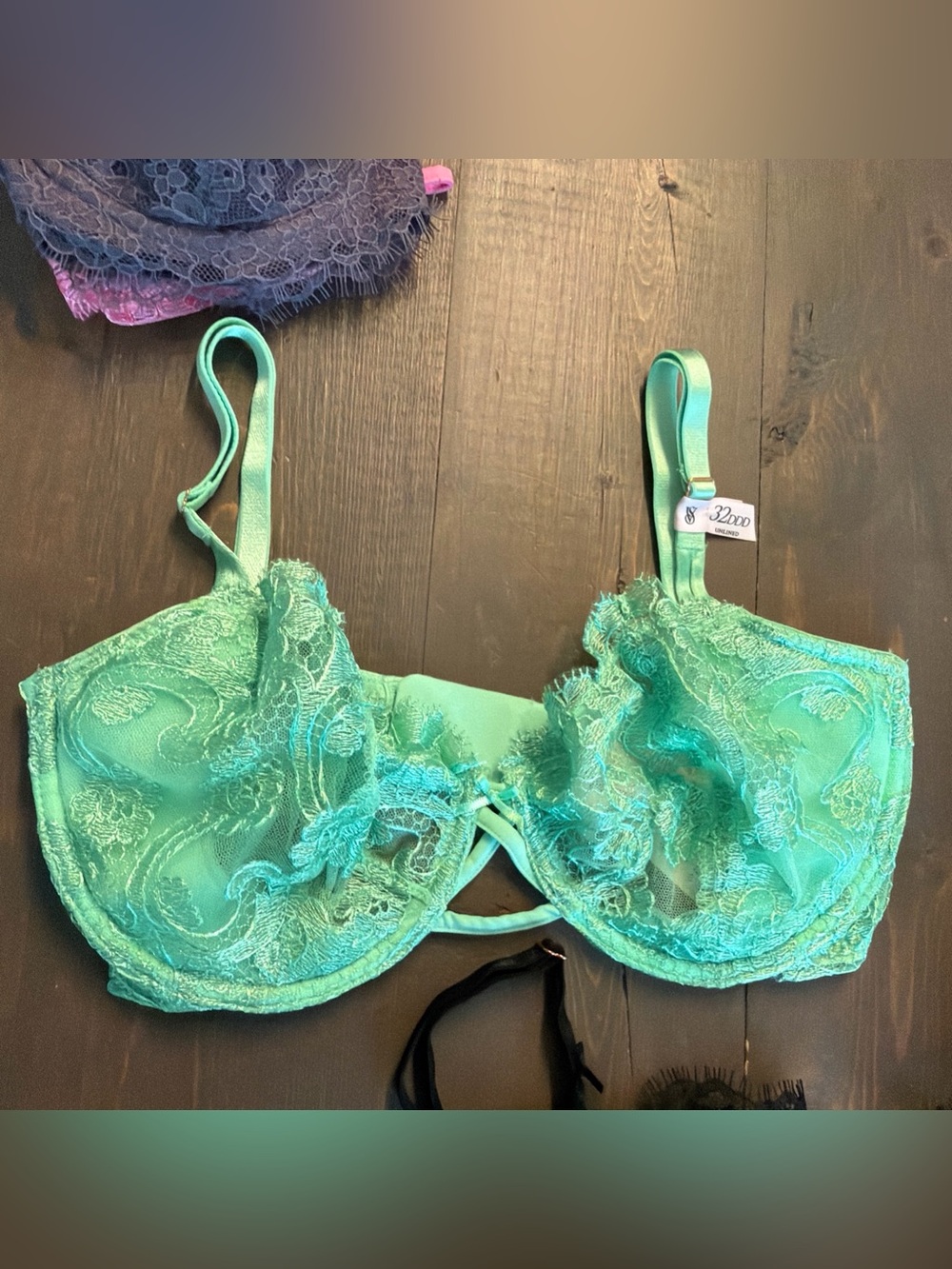 Victoria’s Secret Dream Angels Unlined Push Up Without Padding 32DDD Bra NWT